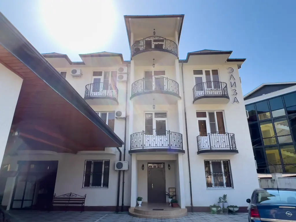 Eliza Hotel