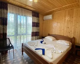 Трехместный однокомнатный номер с балконом