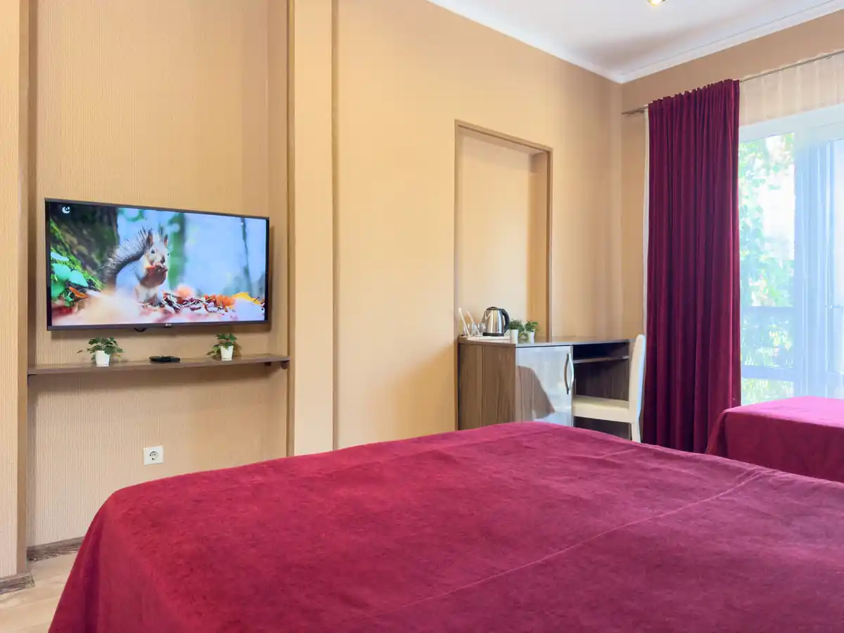 Трёхместный однокомнатный Супериор  c балконом 