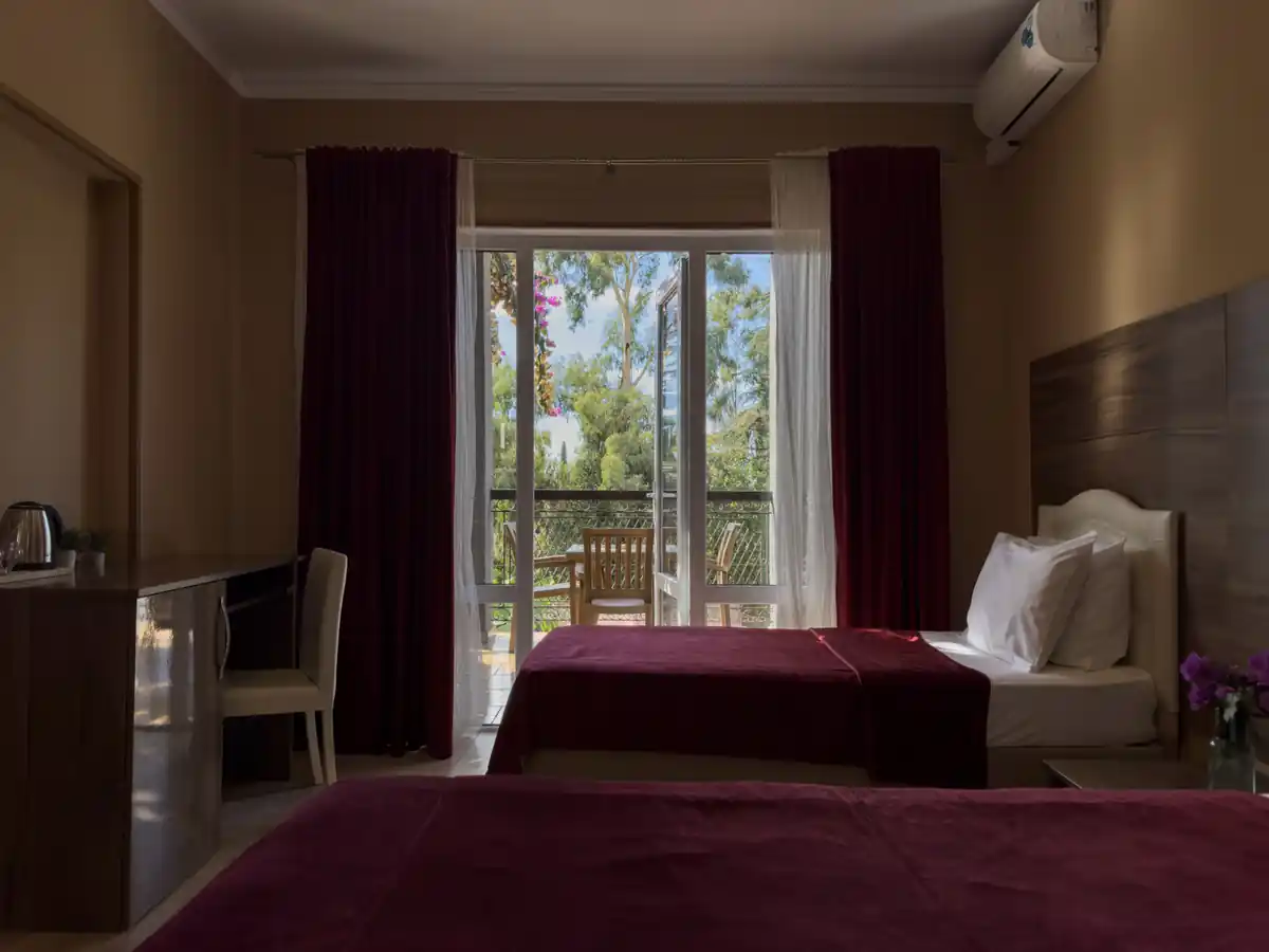 Трёхместный однокомнатный Супериор  c балконом 