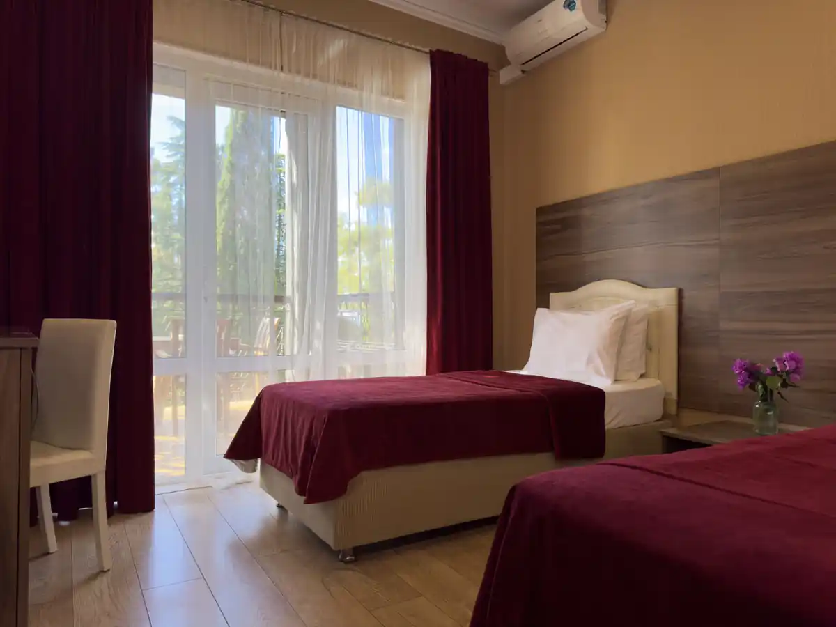 Трёхместный однокомнатный Супериор  c балконом 