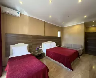 Трёхместный однокомнатный Супериор  c балконом 