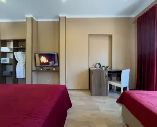 Трёхместный однокомнатный Супериор  c балконом 