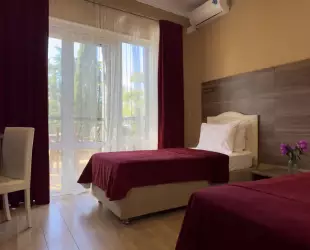 Трёхместный однокомнатный Супериор  c балконом 