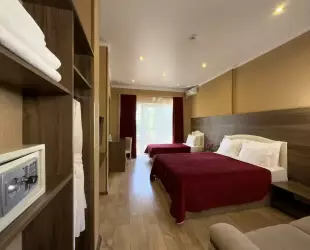 Трёхместный однокомнатный Супериор  c балконом 