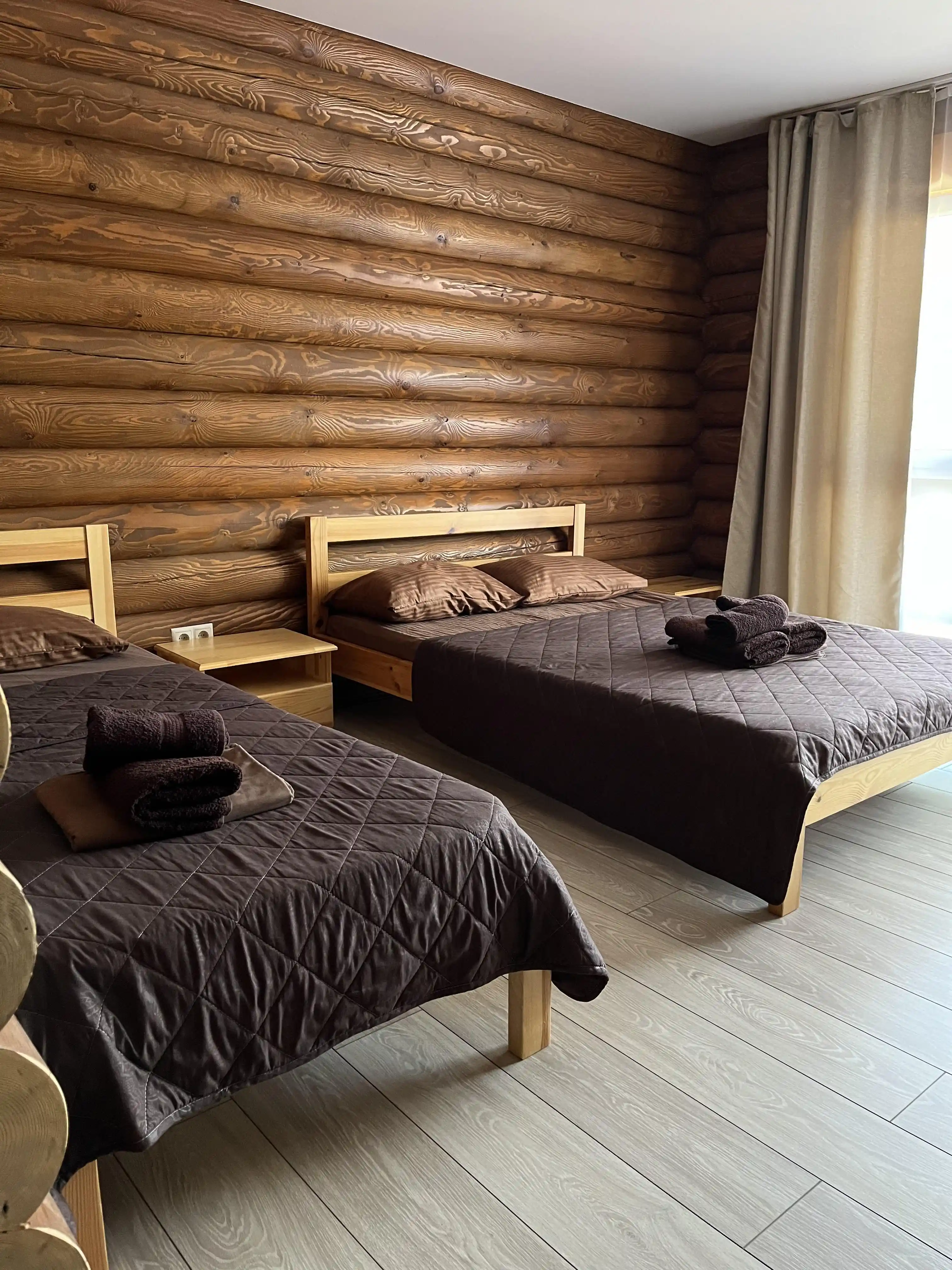 Трехместный номер с балконом