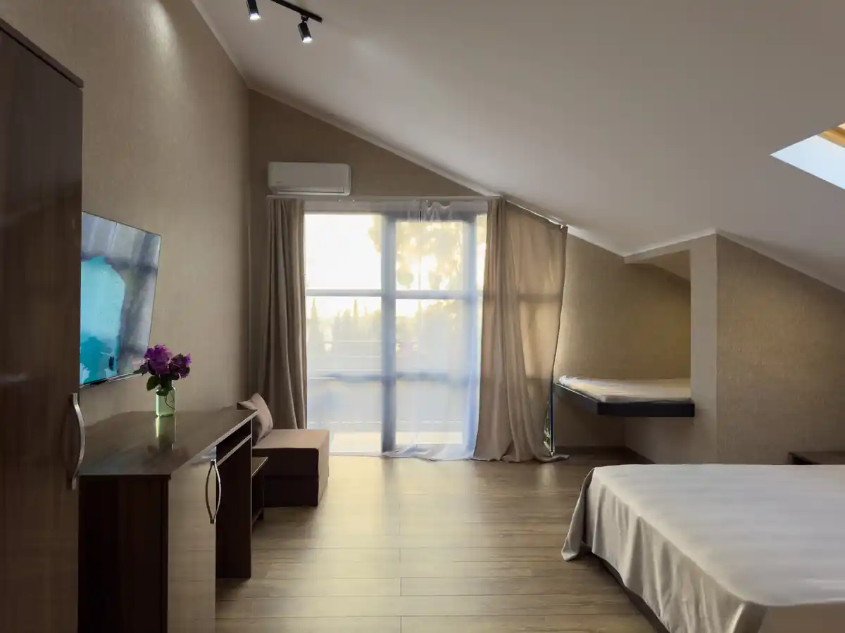 Трёхместный однокомнатный Супериор Плюс c балконом