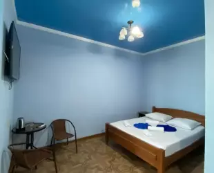Четырехместный двухкомнатный номер с балконом