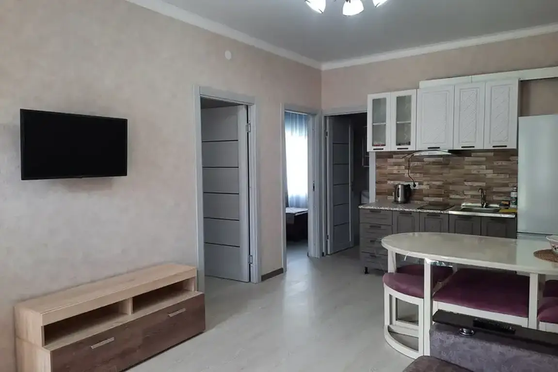 Апартаменты 3-х комнатные с кухней