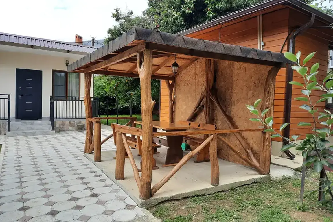 Апартаменты 3-х комнатные с кухней