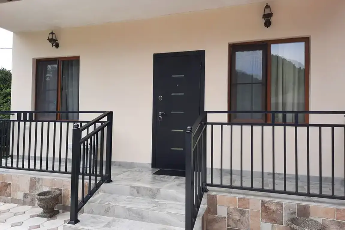 Апартаменты 3-х комнатные с кухней