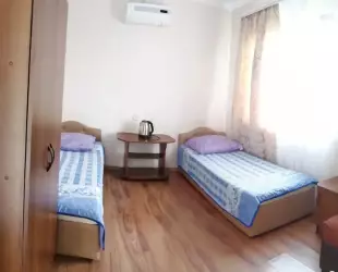 Трехместный домик