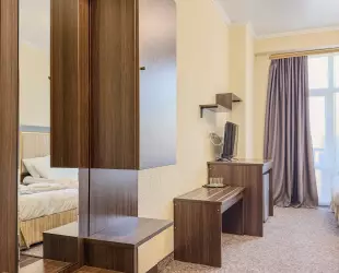 2 +1 местный С балконом • Вид на горы • Корпус A