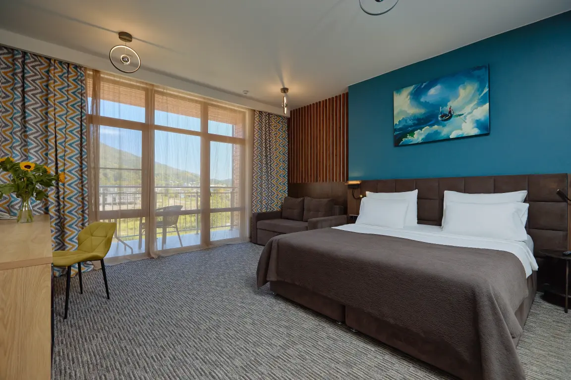 Семейный номер с балконом