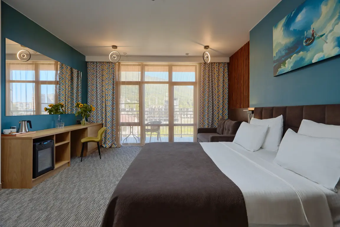 Семейный номер с балконом