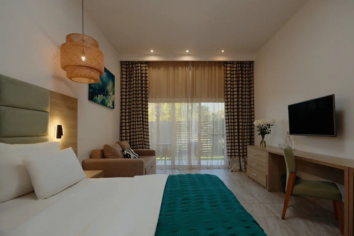 Семейный номер с террасой