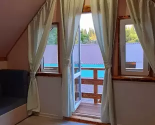 Двух этажный дом с кухней
