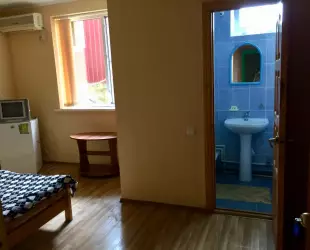 Двухместный номер с 2 отдельными кроватями и окном