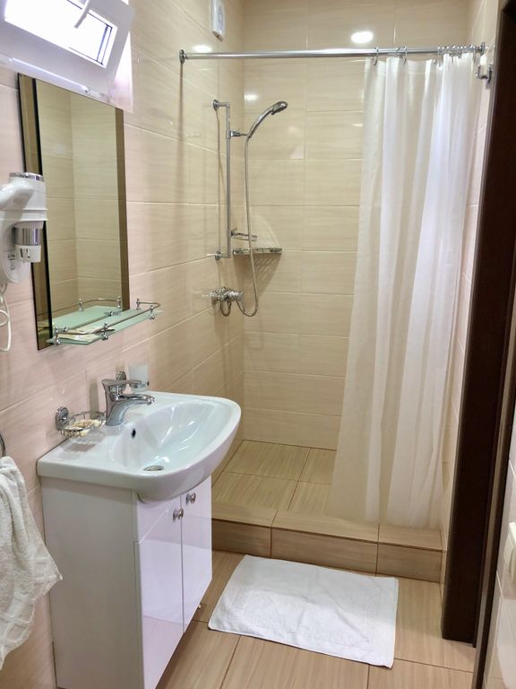 Большой двухместный номер с 1 кроватью