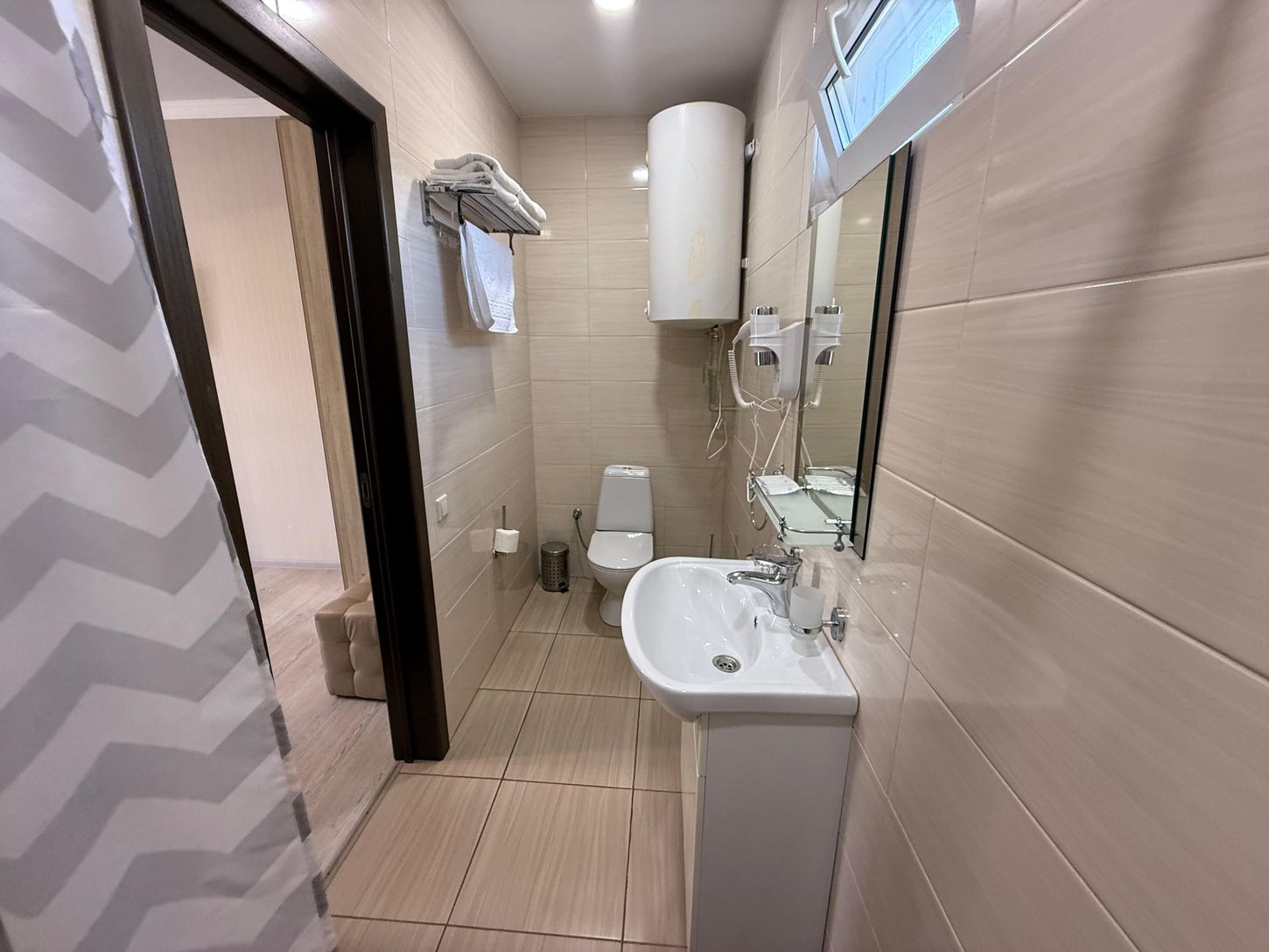 Просторный двухместный номер с 2 отдельными кроватями