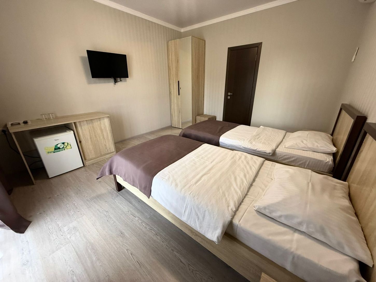 Просторный двухместный номер с 2 отдельными кроватями