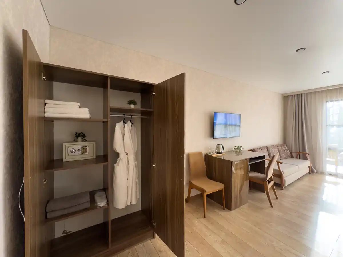 Четырехместный однокомнатный Сьют с балконом